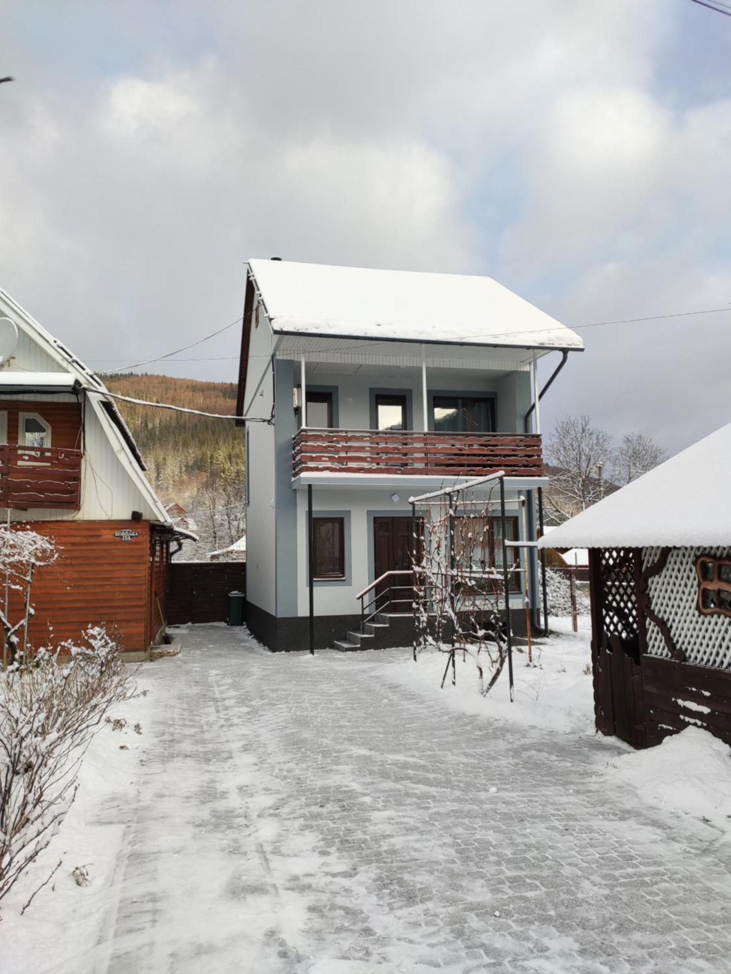 "У Пасічника" Котедж Для Сім'Ї Jaremtsche Exterior foto