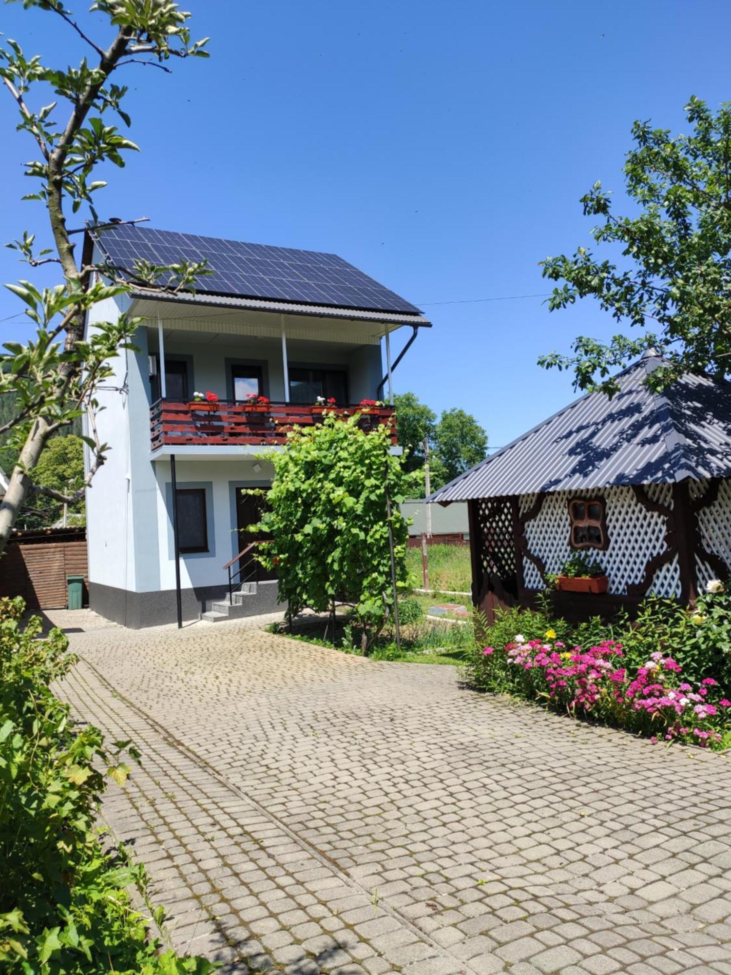 "У Пасічника" Котедж Для Сім'Ї Jaremtsche Exterior foto
